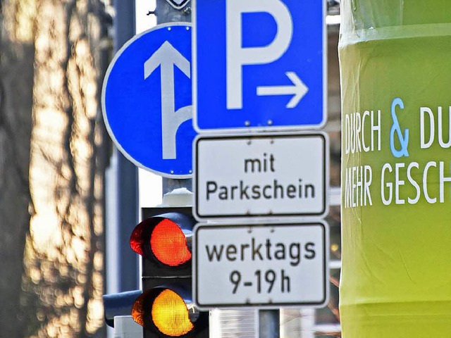 Ist das Linksabbiege-Verbot in der Hab...erstrae in Freiburg zu spt zu sehen?  | Foto: Michael Bamberger