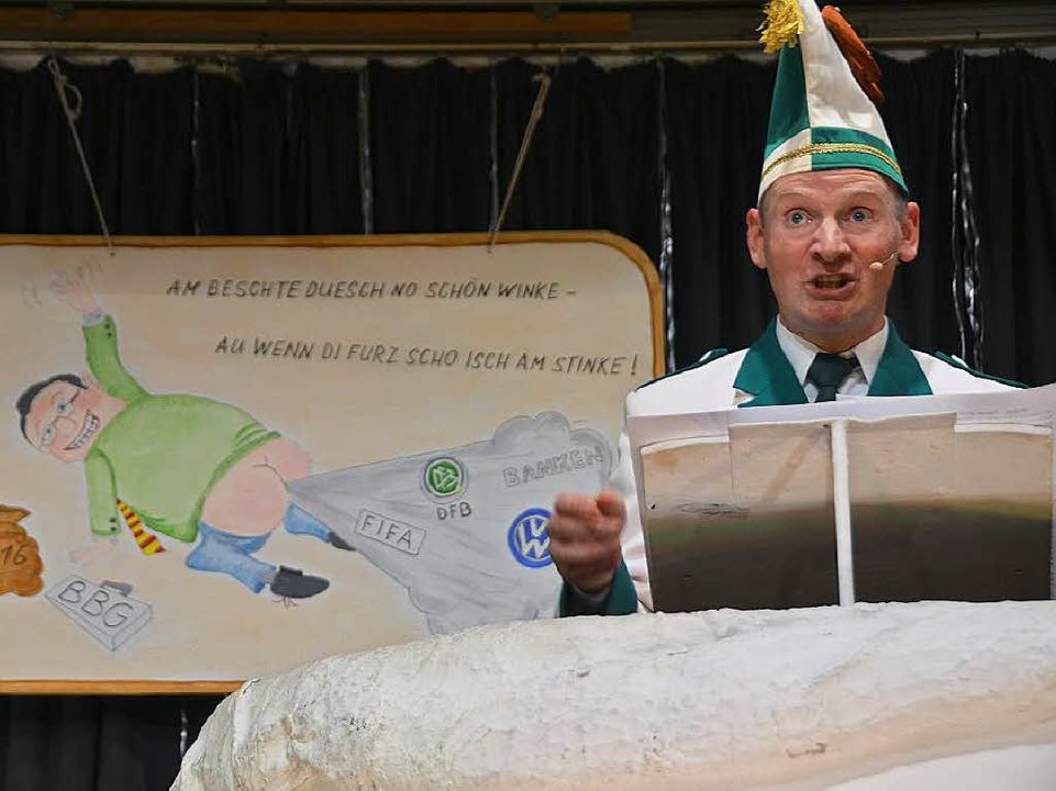 Oliver Kugel mit dem Premieren-Prolog  | Foto: Markus Maier