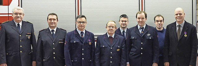 Bei der  Feuerwehr Rheinhausen gab es ...e Befrderung und zwei Auszeichnungen.  | Foto: Jrg Schimanski