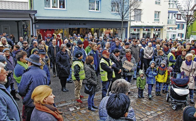 Mit rund 240 Teilnehmern war  die Mahn...senten mobilisieren, wie im November.   | Foto: Madlen Falke