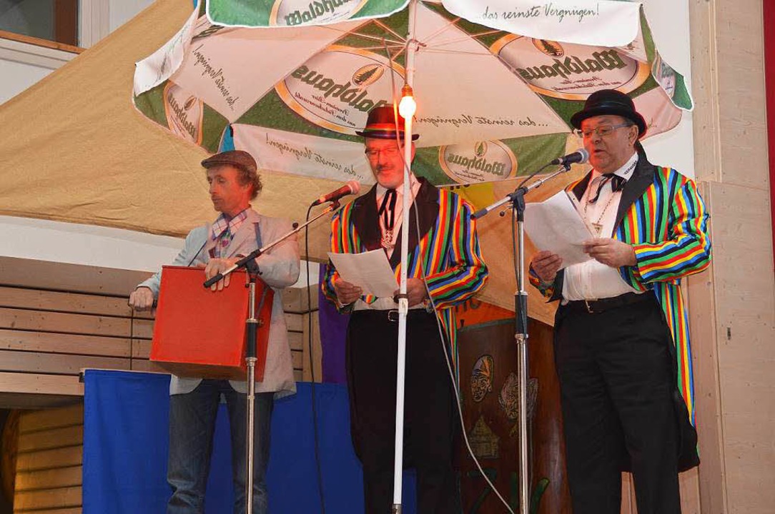 Schnitzelbanksnger Rolf Brutschin und...z links als Drller: Jrgen Schlageter  | Foto: Edgar Steinfelder