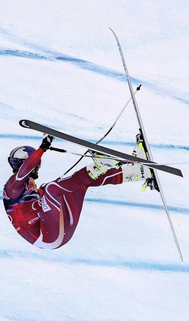 Anfnger? Nein, Norwegens Ski-As Aksel...l auf dem Flug zu einem Kreuzbandriss.  | Foto: afp