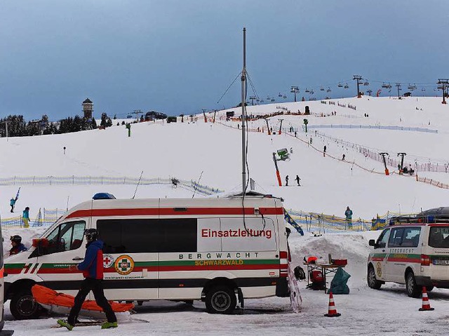 Bergwacht an der Unglcksstelle am Feldberg.  | Foto: dpa