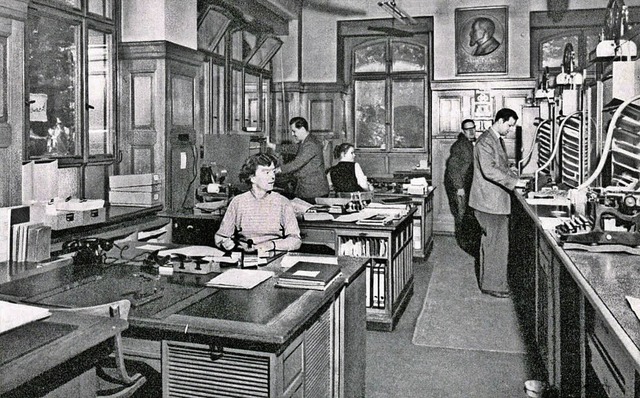 Der Schalterraum der damaligen Hauptst...in der Turmstrae in den 1940er-Jahren  | Foto: zVg