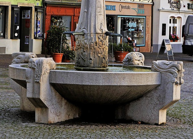 Besonderes Kleinod: der Stadtbrunnen auf dem Mnsterplatz in Bad Sckingen   | Foto: Karl Braun