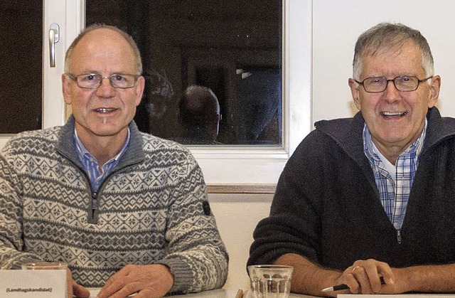 Bei einer Wahlkampfveranstaltung refer...chlecht (r.). Daneben Alexander Kauz.   | Foto: Rothermel