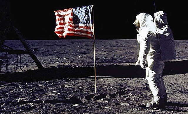 Die weiteste Reise der Menschheit: Edwin &#8222;Buzz&#8220; Aldrin auf dem Mond   | Foto: Nasa