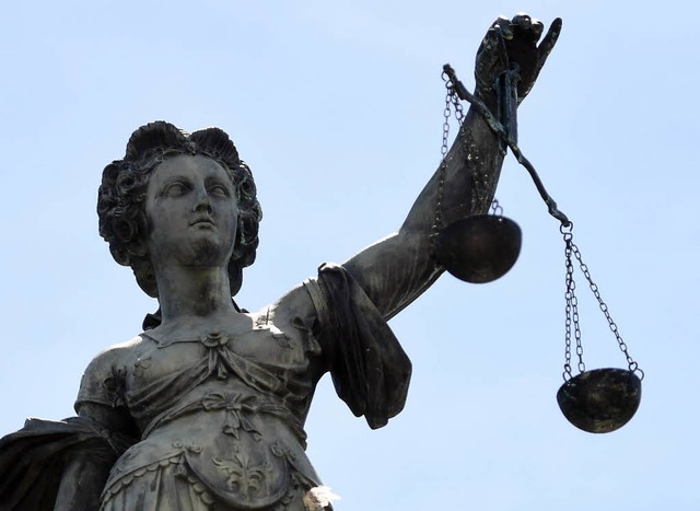 Justitia lsst sich nicht so leicht aushebeln.   | Foto: Symbolbild: dpa