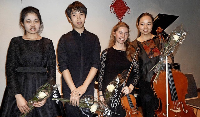 Junge Musiker begeisterten das Publiku...oltz (Violine), Duojiao Zhao (Cello).   | Foto: Bianca Flier