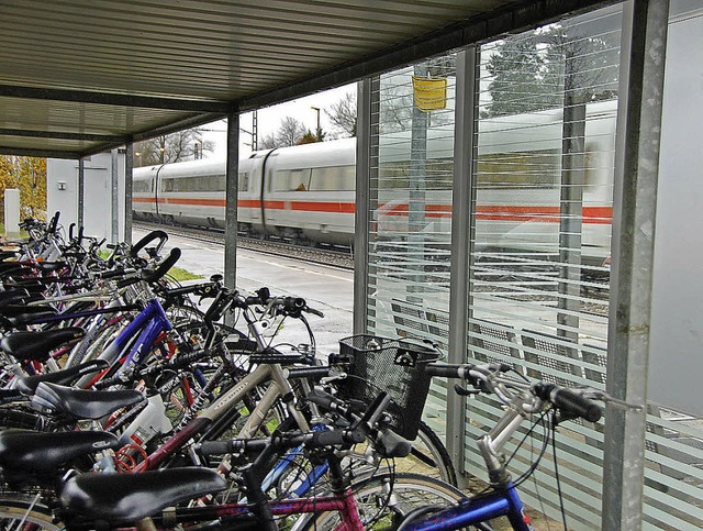 Der Rad- und Fuweg zum Bahnhof ist ve...aufnahme einen positiven Ist-Zustand.   | Foto: S. Umiger