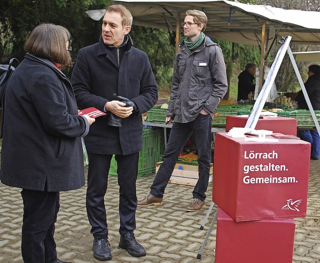 Die Wrfel des Leitbildprozesses  im S...g Lutz sprach mit den Marktbesuchern.   | Foto: Thomas Loisl Mink