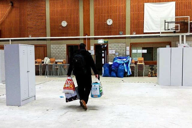 Der letzte der 260 in den Lahrer Sport...uartier in der Ortenauhalle verlassen.  | Foto: Landratsamt 