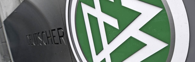 Das Logo des Deutschen Fuball-Bundes ...itt und Seriositt. Das ndert sich.   | Foto: DPA