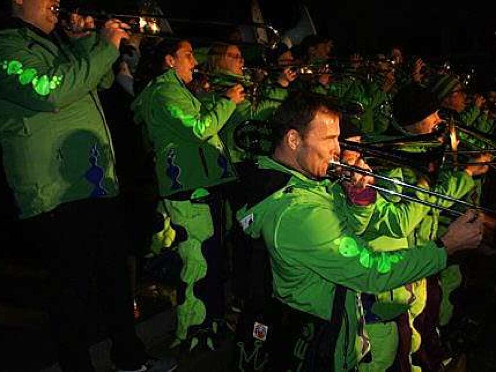 Guggenmusik sorgte in der Neuen Mitte von Murg fr nrrisch-frhliche Stimmung.