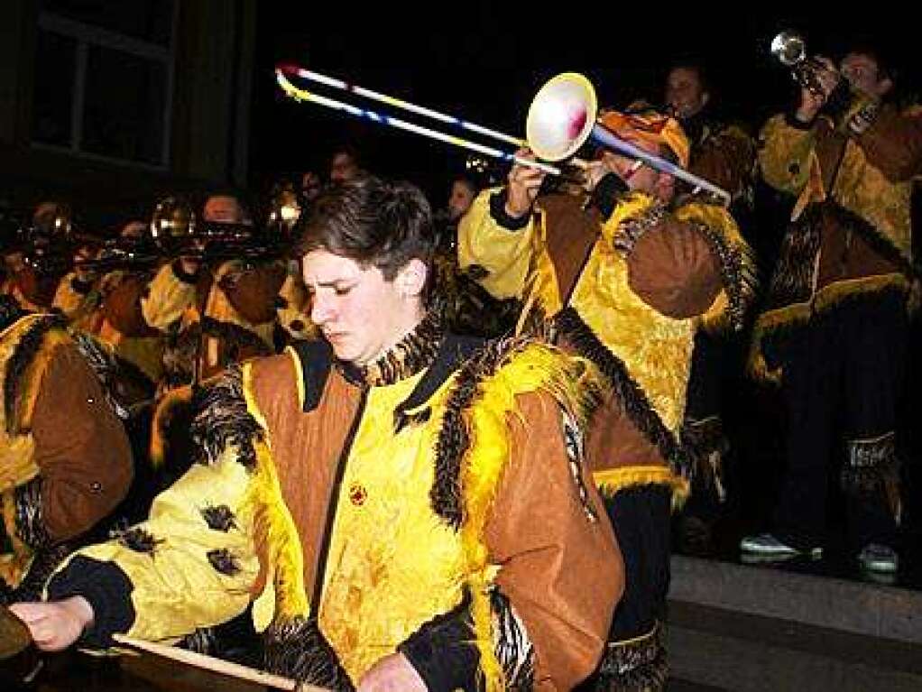 Guggenmusik sorgte in der Neuen Mitte von Murg fr nrrisch-frhliche Stimmung.