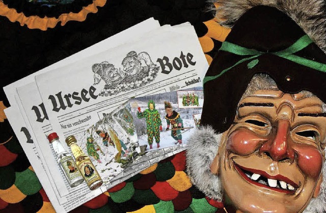 Die Lenzkircher Dengele ziehen heute u...ser und verkaufen ihre Narrenzeitung.   | Foto: Dennis Wipf