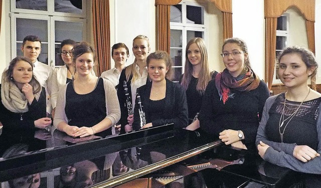 Gaben ein Abiturkonzert  im Trompeters...rle, Katharina Wang und Sara Bertucco   | Foto: Elena Butz