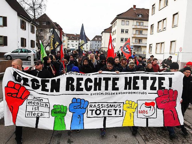 Demo in Villingen-Schwenningen gegen rechte Gewalt  | Foto: dpa