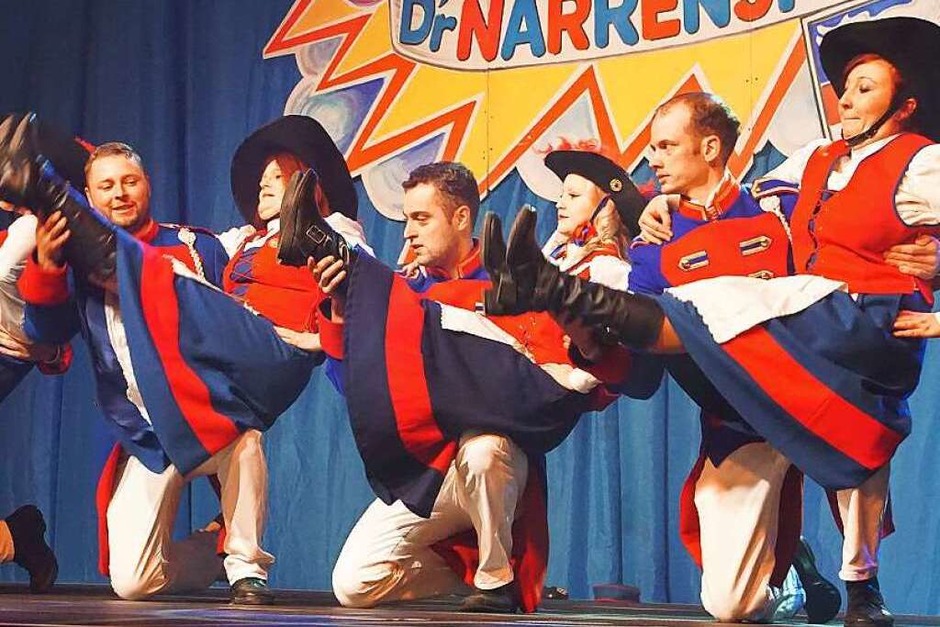 Zunftkappenabend bei den Welle-Bengel: der Gardetanz (Foto: Ilona Huege) Zunftkappenabend bei den Welle-Bengel: der Gardetanz (Foto: Ilona Huege)