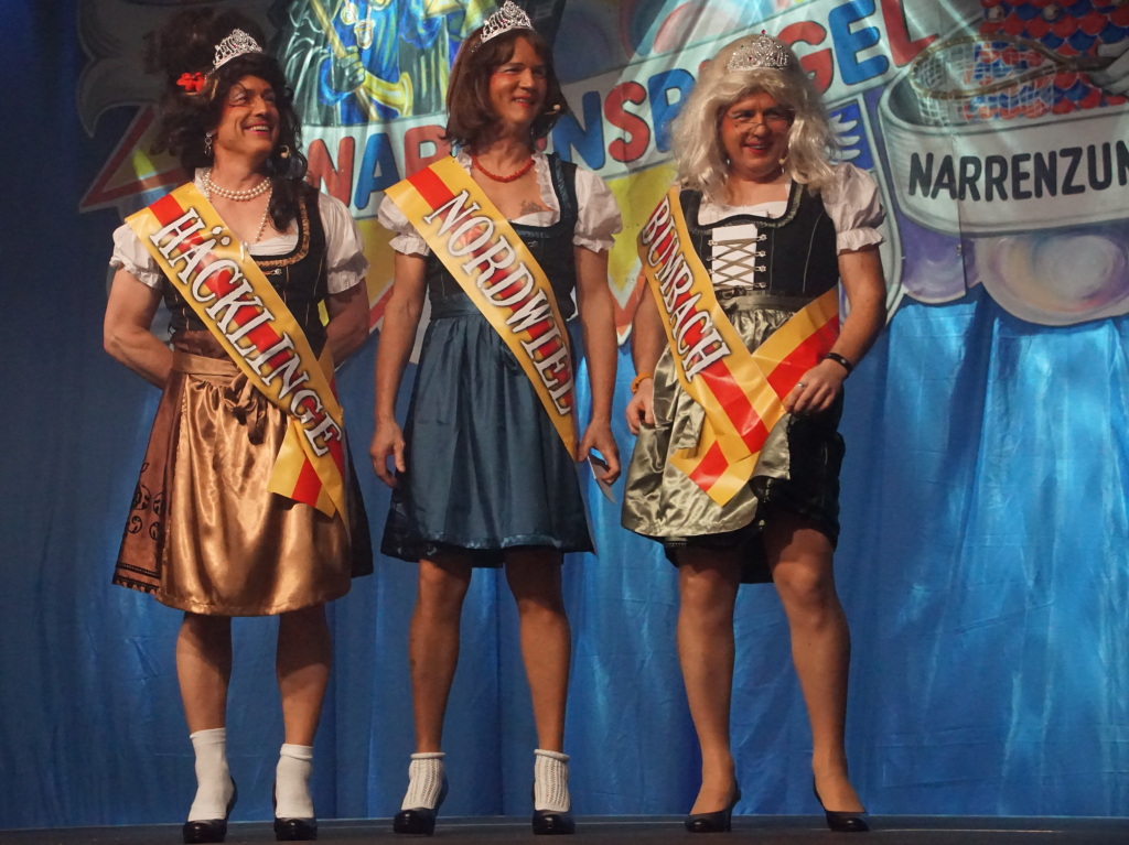 Zunftkappenabend bei den Welle-Bengel: Casting für die Breisgauer Weinprinzessin – zweimal mit Socken, einmal ohne – mit Stefan Rieder, Thomas Kaiser und Peter Frank . Zunftkappenabend bei den Welle-Bengel: Casting für die Breisgauer Weinprinzessin – zweimal mit Socken, einmal ohne – mit Stefan Rieder, Thomas Kaiser und Peter Frank .