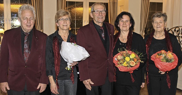Vorstand Horst Reif mit den langjhrig...reisacher und Doris Hi (von links).    | Foto: Christiane Franz