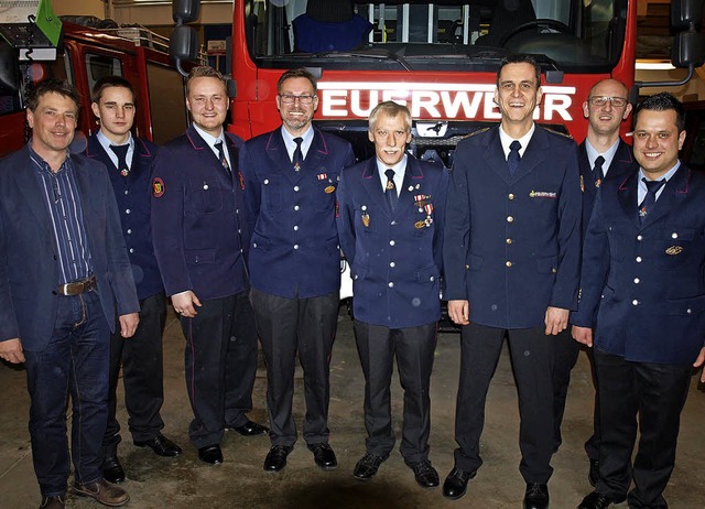 Bei der  Feuerwehr Inzlingen gab es  E... Markus Jordan und  Frank Stterlin.    | Foto: Paul Schleer