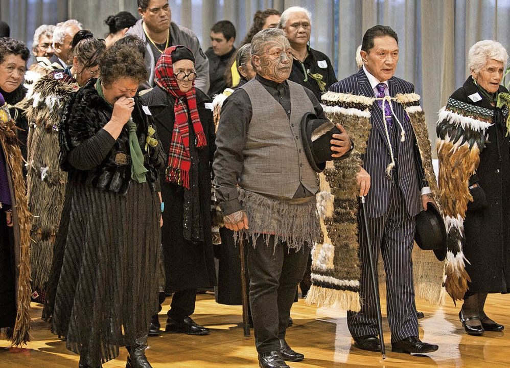 Maori bei der Vertragsunterzeichnung  | Foto: dpa