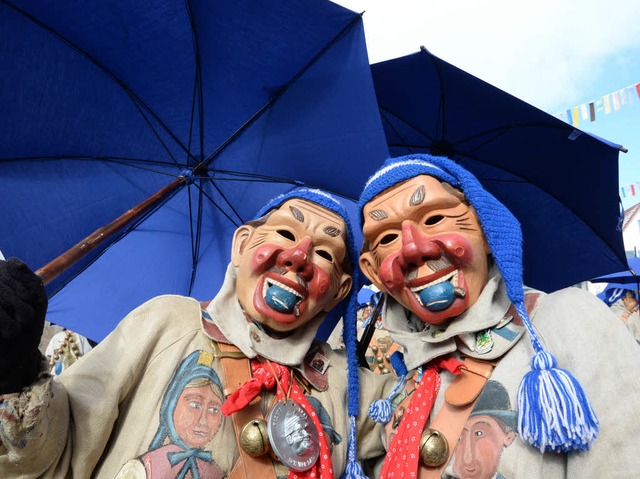 Warum ist Fasnet mal frh im Jahr und ...nch Bonndorfer Pflumeschlucker stellt.  | Foto: dpa