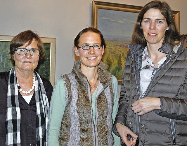Sandra Maaen, Prisca Reyer, Monika Bi... des Arbeitskreises Notunterkunft vor.  | Foto: Ounas-Krusel