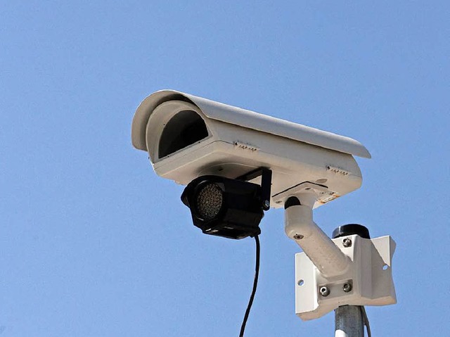 Kommunen reagieren mit mehr berwachungskameras.  | Foto: dpa