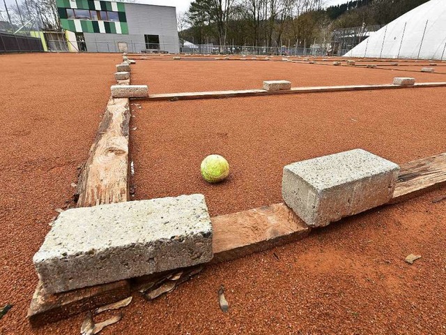 Die FT will neben ihrer Grundschule ei...en, drei Tennispltze mssten weichen.  | Foto: Thomas Kunz