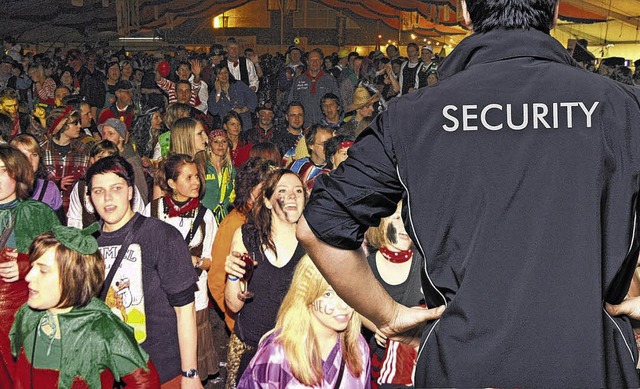 Narren wollen ausgelassen feiern. Das ...stalter  auf Security-Dienste zurck.   | Foto: Fotomontage: gvo/Roger Mller/dpa