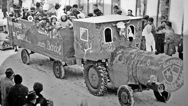 Die Straenfasnacht hat in Wehr  einen... Umzugswagen aus den frhen 1970ern.    | Foto: Archivfoto: Hansjrg  Bader