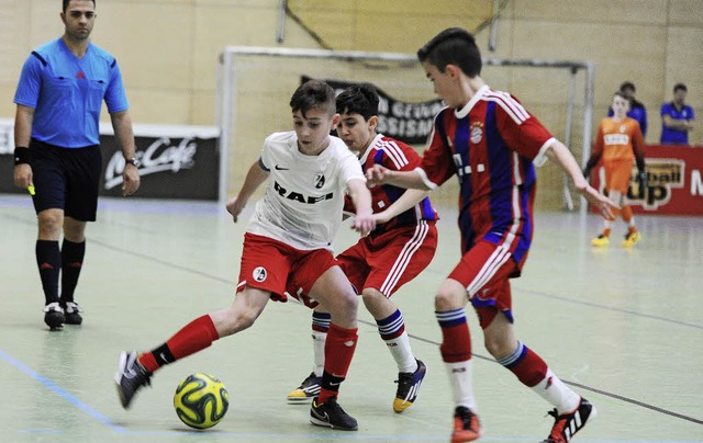 Fuball-Junioren bekannter Vereine spi...m Wochenende in der Weiler Sporthalle.  | Foto: Schn
