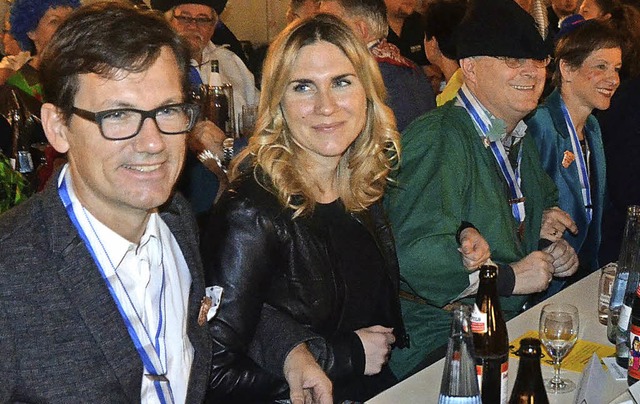 Daniel Hanimann mit Ehefrau, OB Dietz ...von links) bei der Zunftabendpremiere   | Foto: Jochen Fillisch