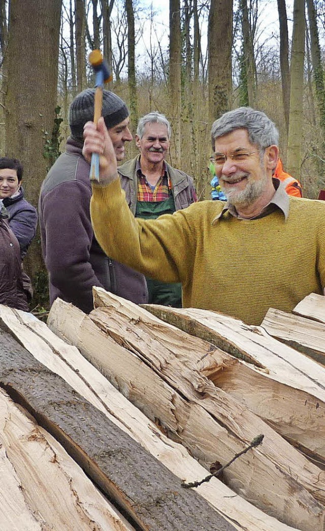 21 Ster Holz brachte Ortsvorsteher Ant...i der Versteigerung unter dem Hammer.   | Foto: Weirich