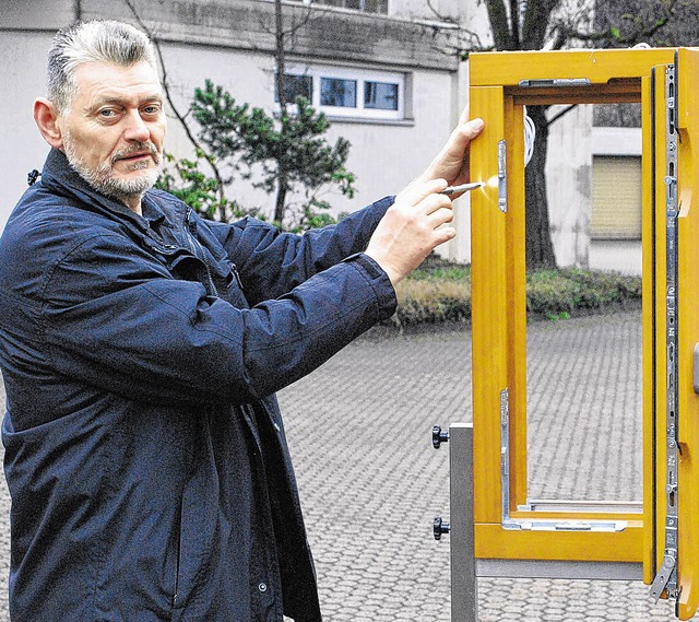 Bei der Kriminalpolizeilichen Beratung...t Helmut Adolf die Aufklrungsarbeit.   | Foto: Polizei