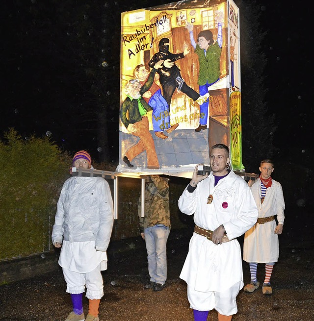 Der Raubberall auf den &#8222;Adler&#8220; war eines der Laternenmotive.  | Foto: Edgar Steinfelder