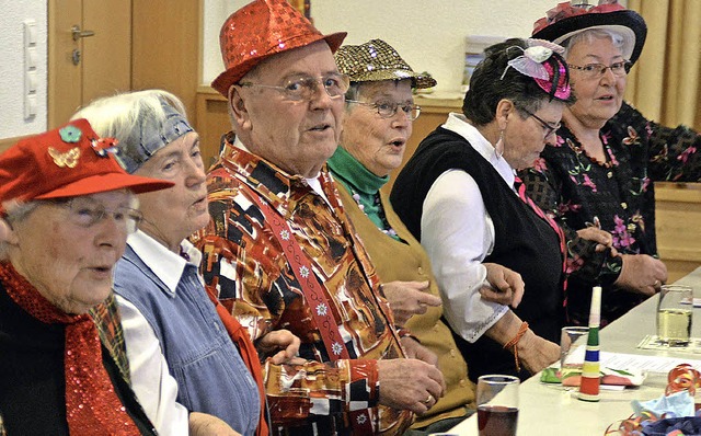 Die  Senioren  freuten sich ber allerlei Nrrisches   | Foto: Steinfelder