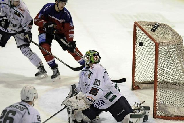 Torreiche Niederlage des EHC gegen den Meister