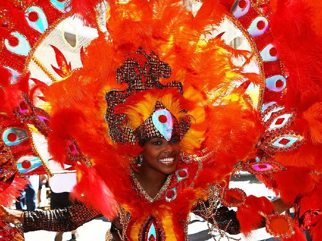 Bunte Kostme und heie Rhythmen beim Karneval in Trinidad und Tobago.   | Foto: dpa