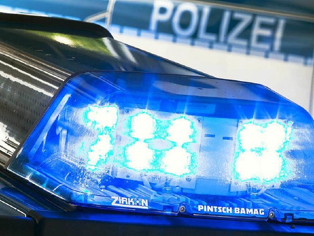 Der Mercedes machte sich rcksichtslos aus dem Staub.  | Foto: dpa