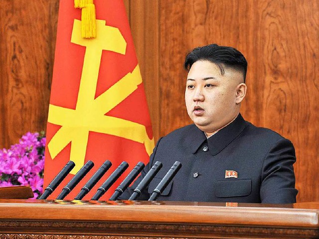 Nordkoreas Diktator Kim Jong-un hat tr...ne Langstreckenrakete abgefeuert wird.  | Foto: dpa