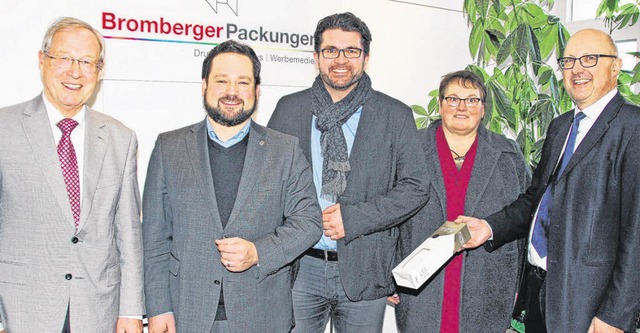 Minister Alexander Bonde (Grne, 2. vo...er Joachim Werner (rechts) empfangen.   | Foto: Gnter Vollmer