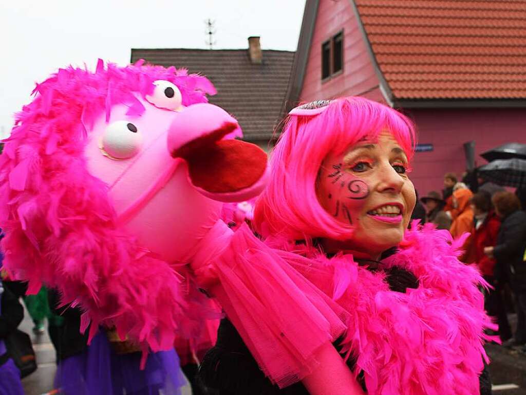 Narrentreiben auf Gottenheims Straen beim Fasnetsumzug