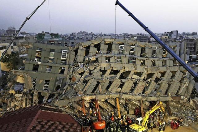 29 Tote und 120 Vermisste nach Erdbeben