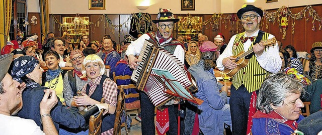 Ignaz und Severin vertreten in der Lin...ste fhlen sich prchtig unterhalten.   | Foto: Jrgen Mller