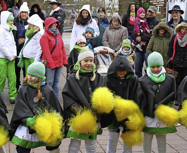 Die Tanzmuse erhielten fr ihre Darbi... Narrendorf viel Applaus vom Publikum.  | Foto: Andreas Bhm