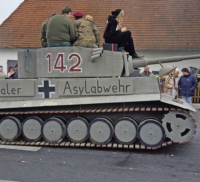 Panzer-Satire?   | Foto: dpa