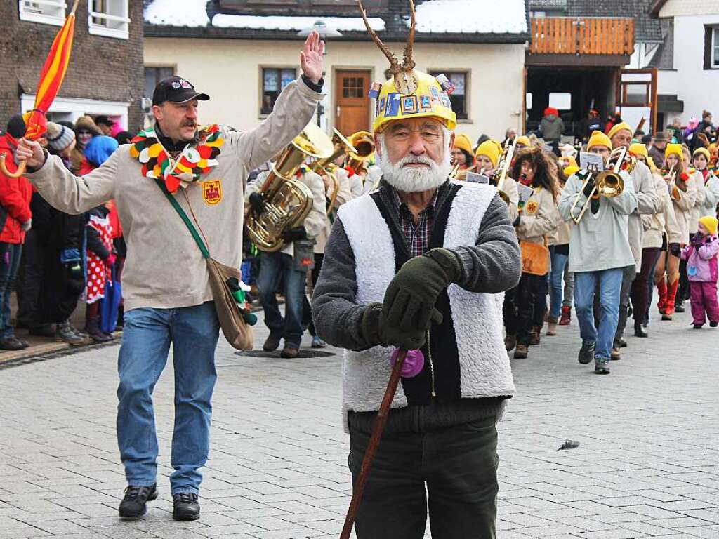 Fastnachtsdirigent Thomas Schmid fhrte mit dem Musikverein den Umzug an.